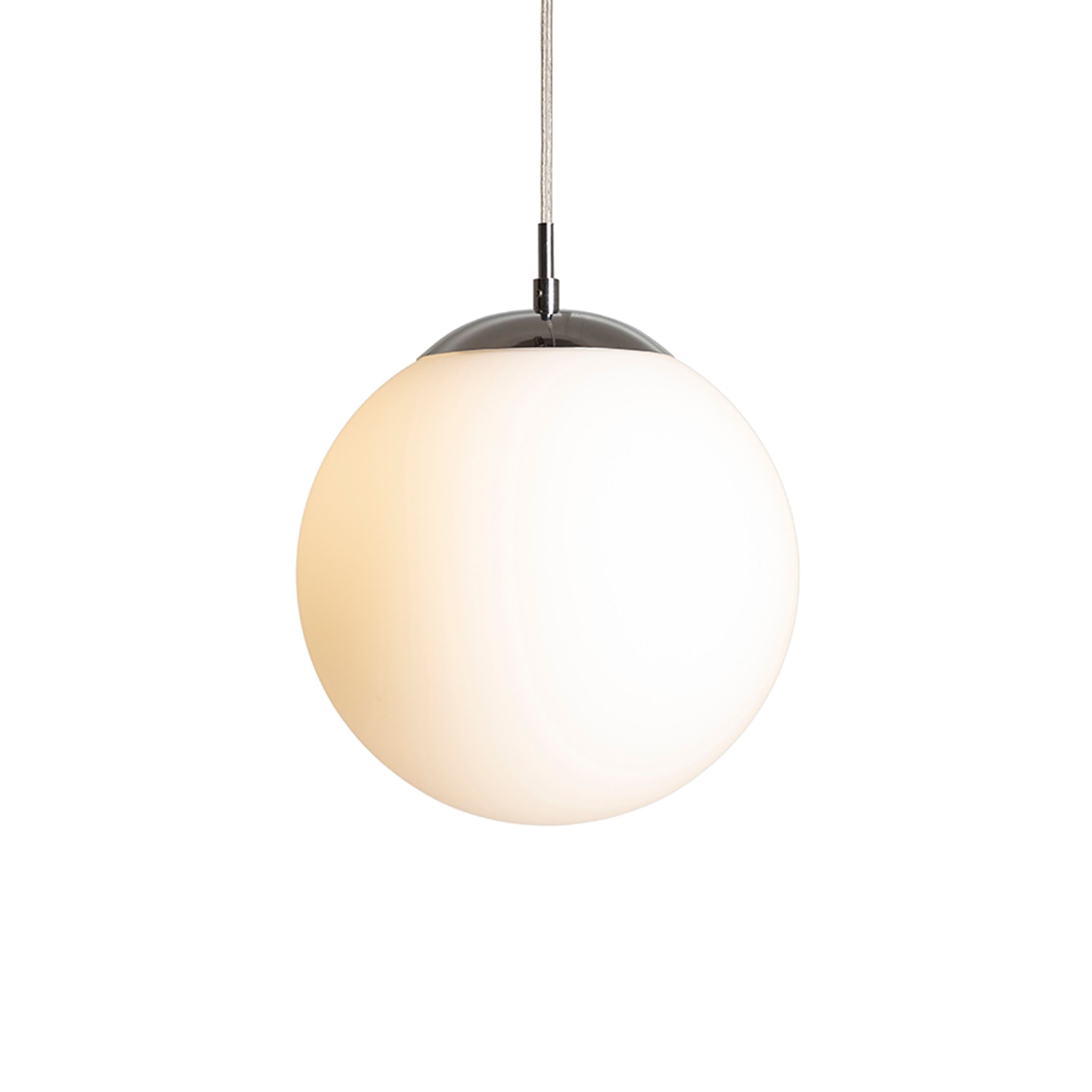 LUNA 25 Pendelleuchte Opalglas / Chrom Atmosphäre 2