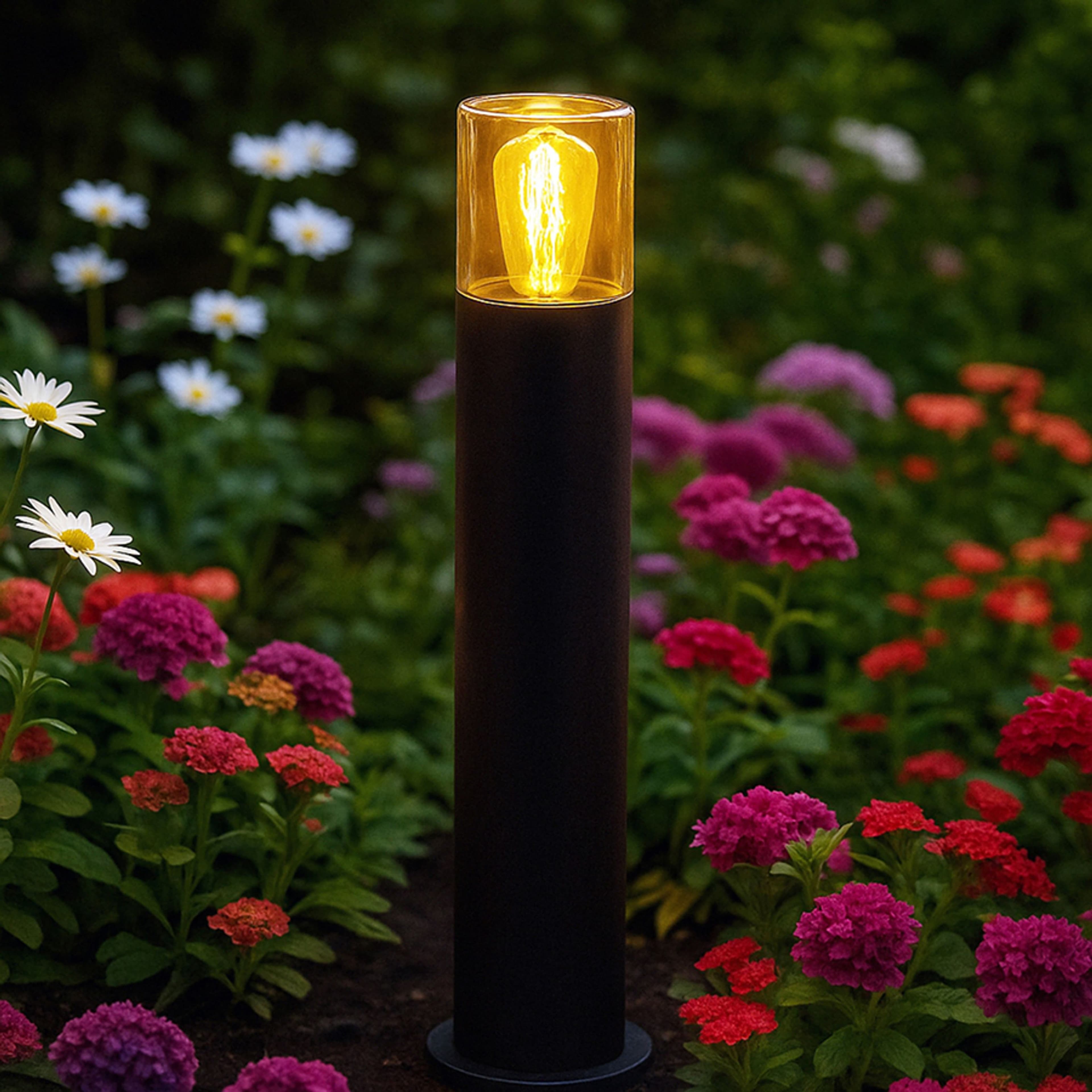 QUINN 60 Standleuchte Schwarz / bernsteinfarbenes Glas IP54 Atmosphäre 1