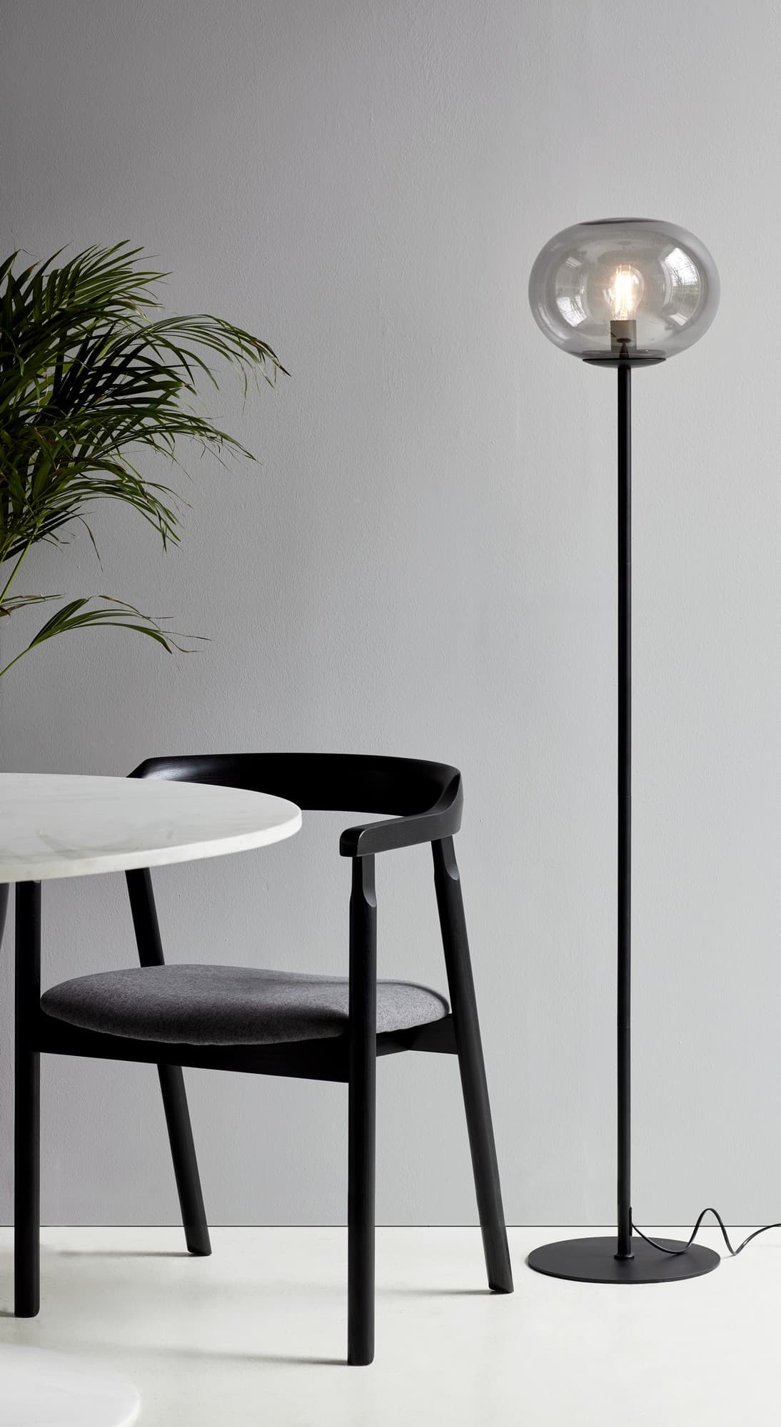 Alton 27,5 | Floor lamp | Black