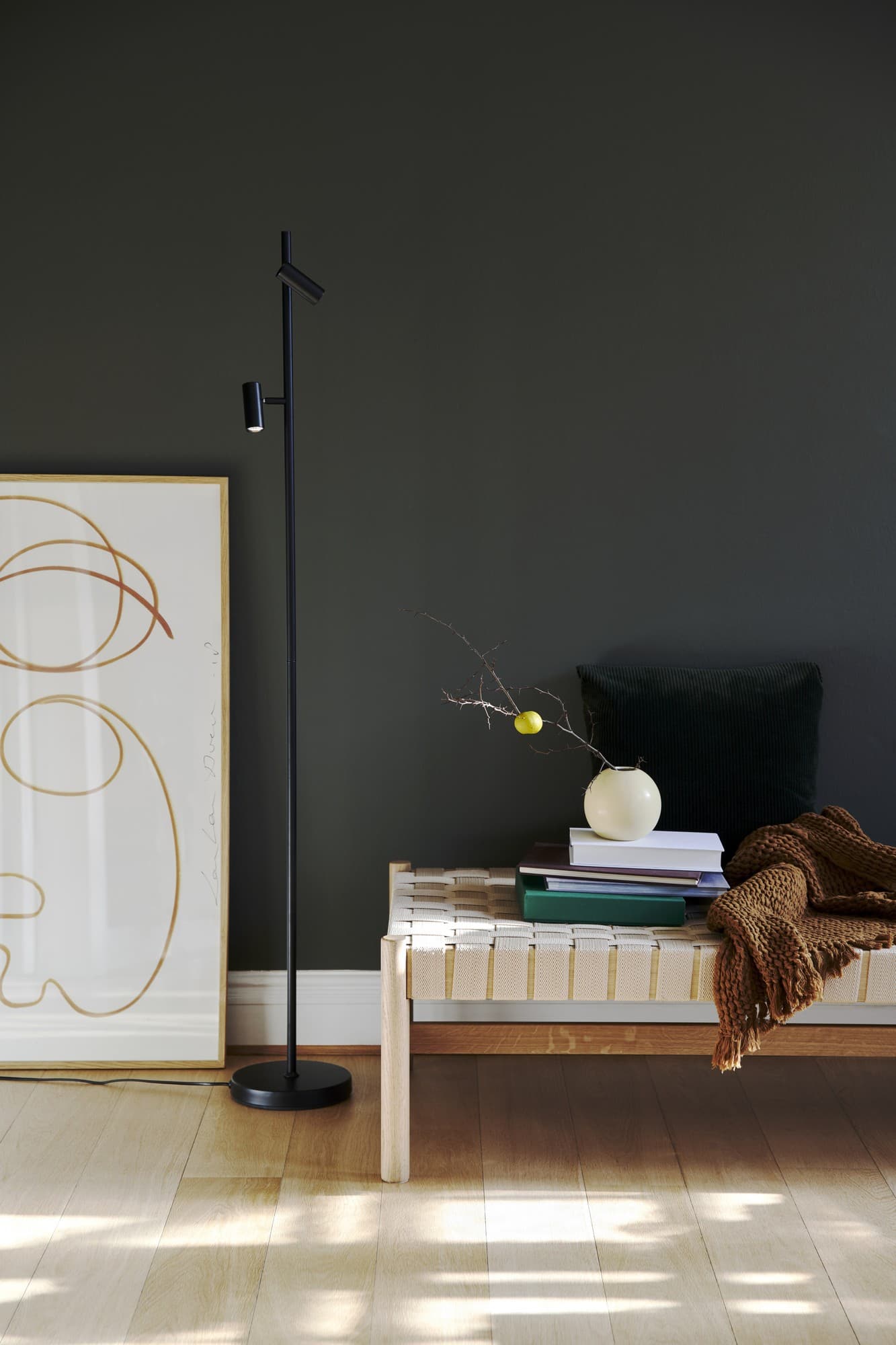 Omari | Floor lamp | Black