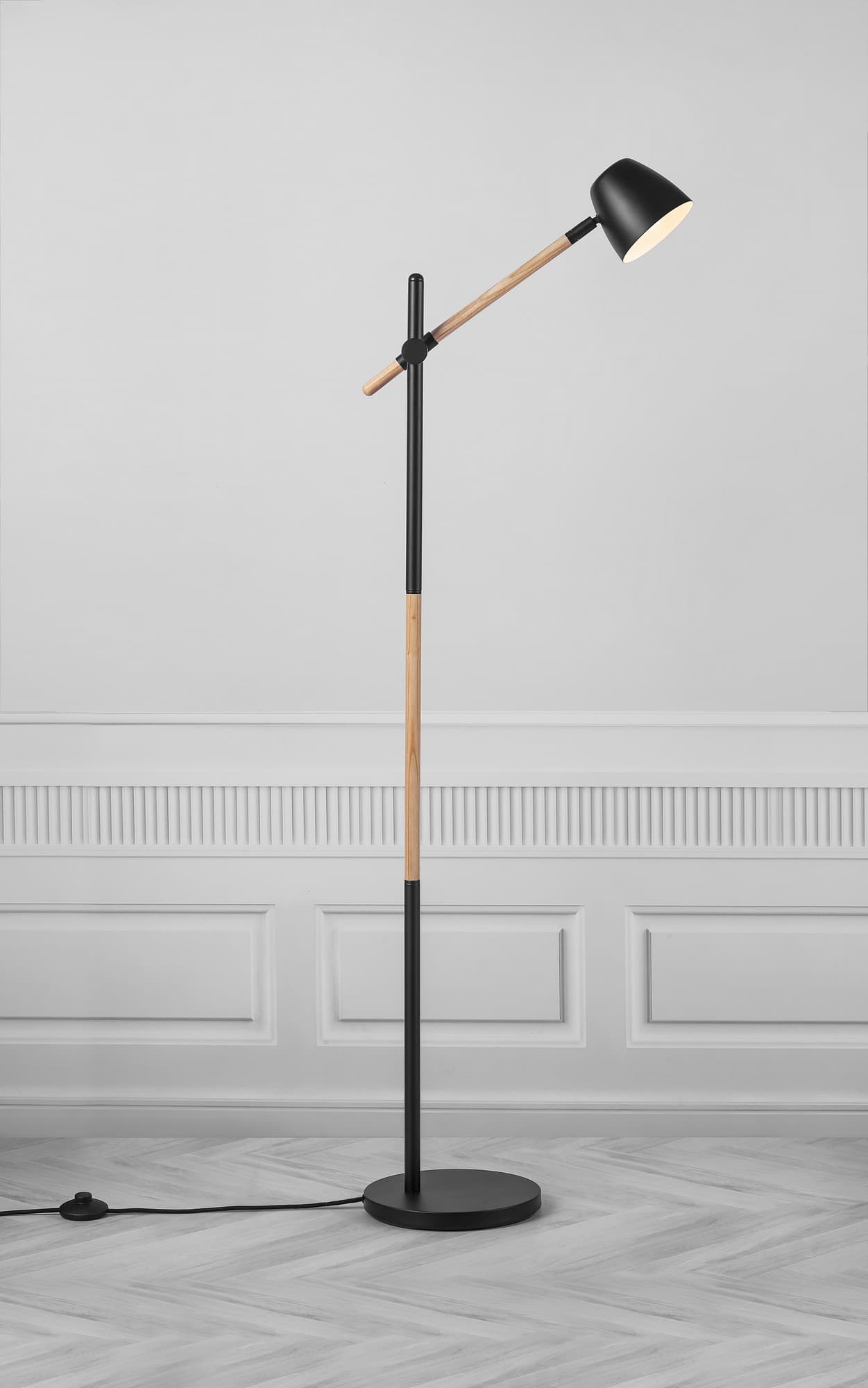 Theo | Floor lamp | Black